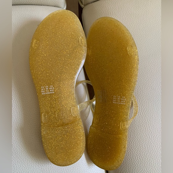 ❤️HP❤️NWOB Stuart Weitzman Sawyer Slide Sandal in Gold - Picture 14 of 16